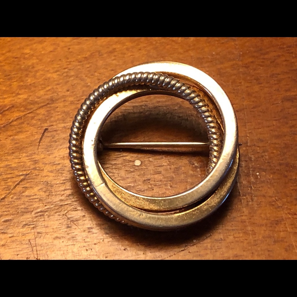 1960’s Vintage Gold Circle Brooch